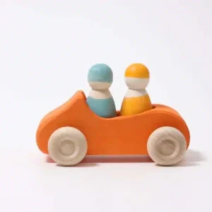Voiture orange et ses deux personnages – Grimm&rsquo;s