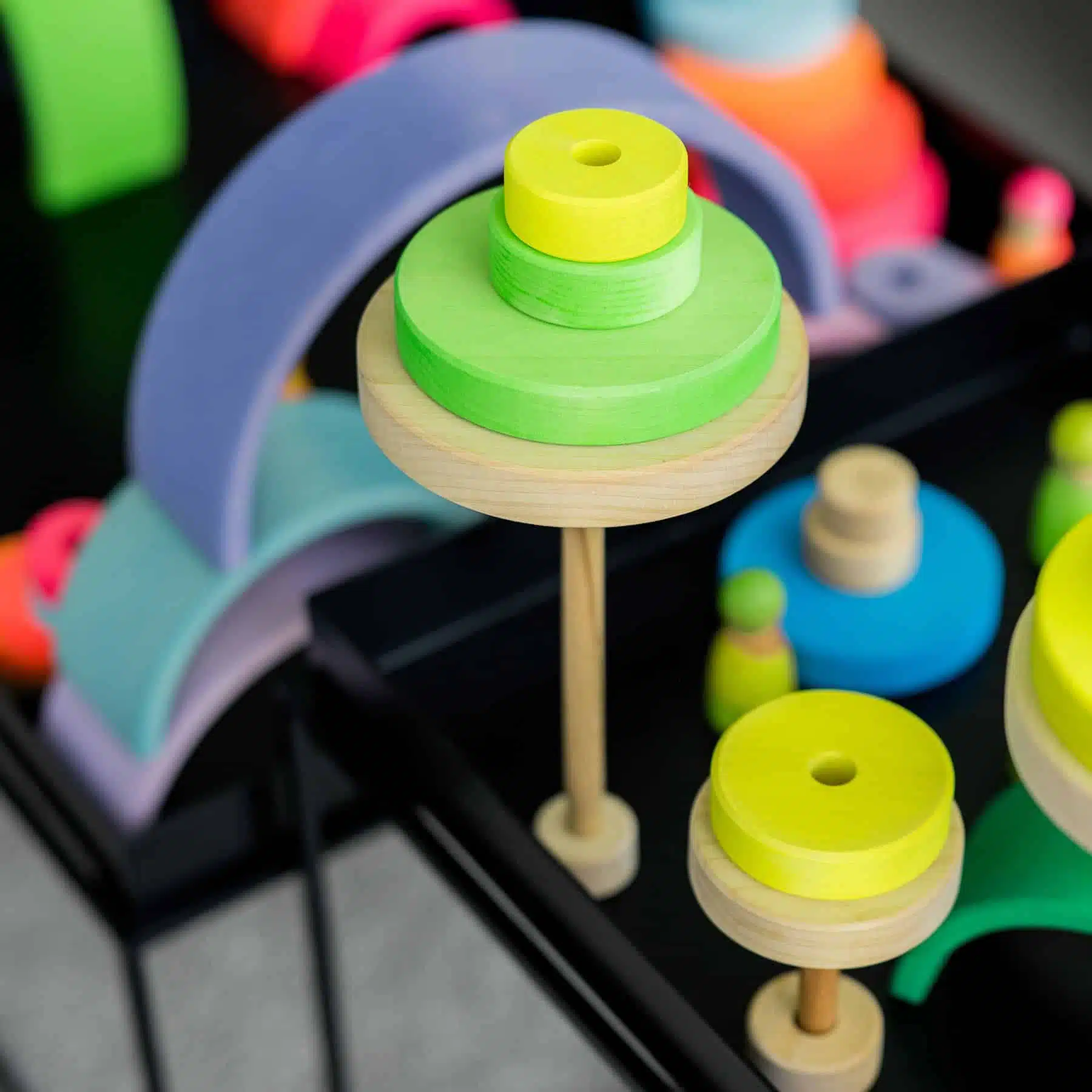 Grande tour à empiler vert néon – Grimm’s X NEON – Image 4