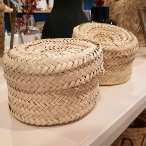 Panier tressé avec couvercle