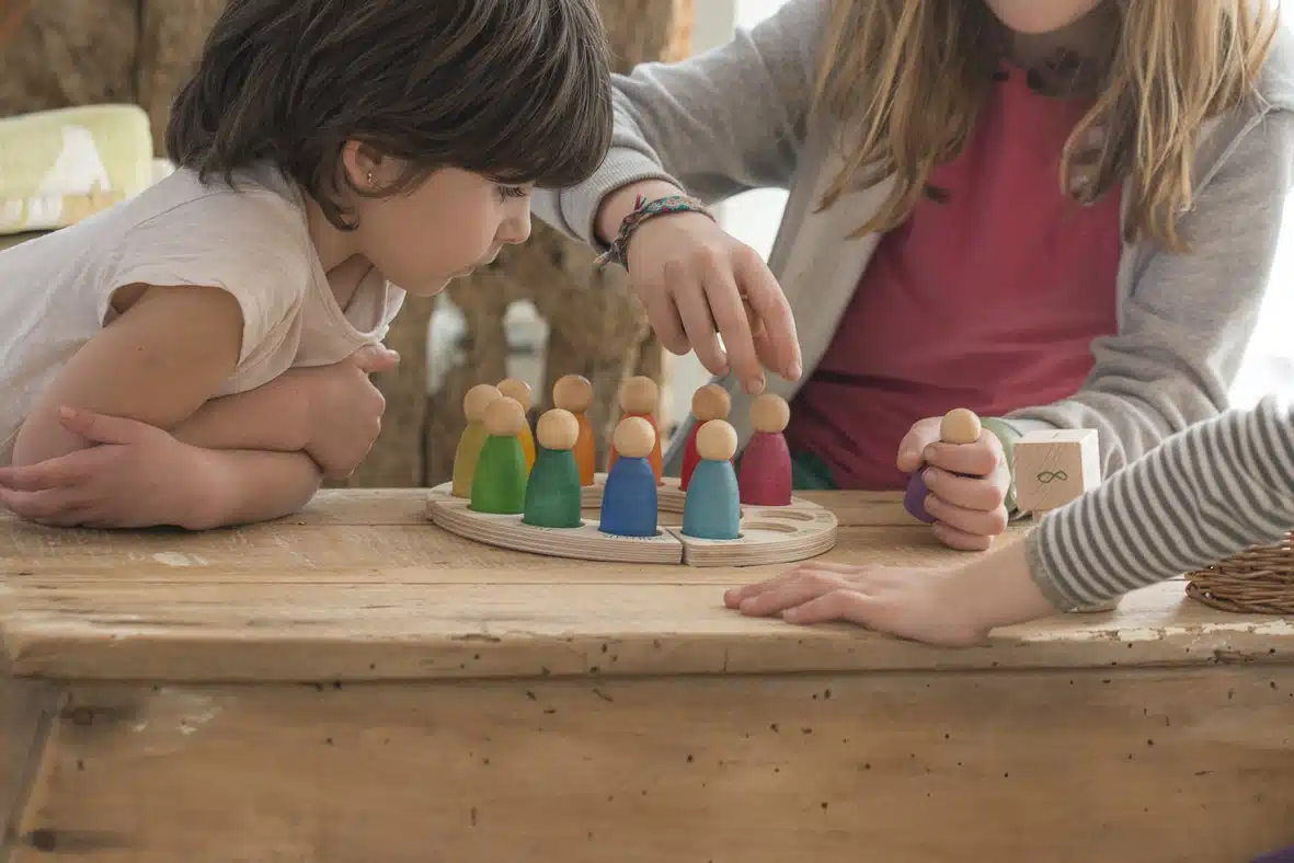 Calendrier perpétuel et 12 personnages en bois (en français) – Grapat – Image 3