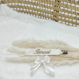 Attache tétine tissu brodé