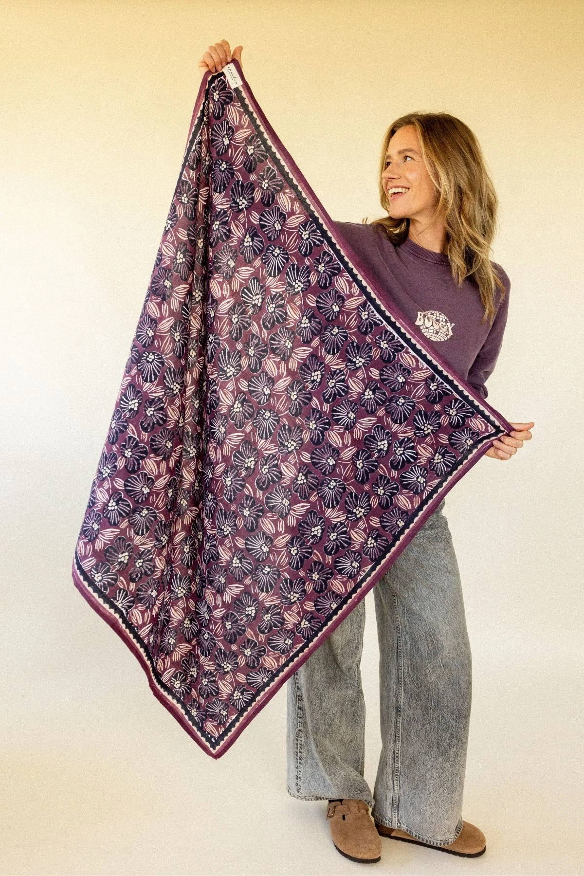 Big Foulard Latika Amaryllis | Cassis – Image 3