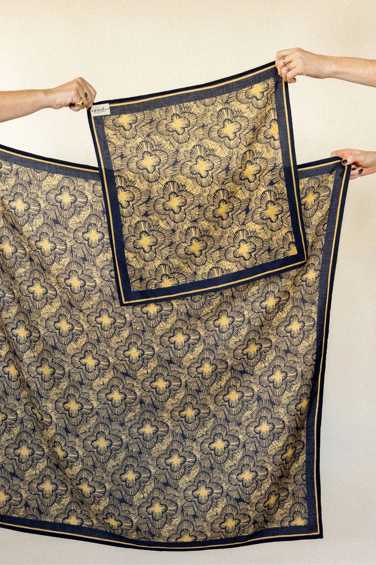 Big Foulard Latika Fireworks | navy – Image 3