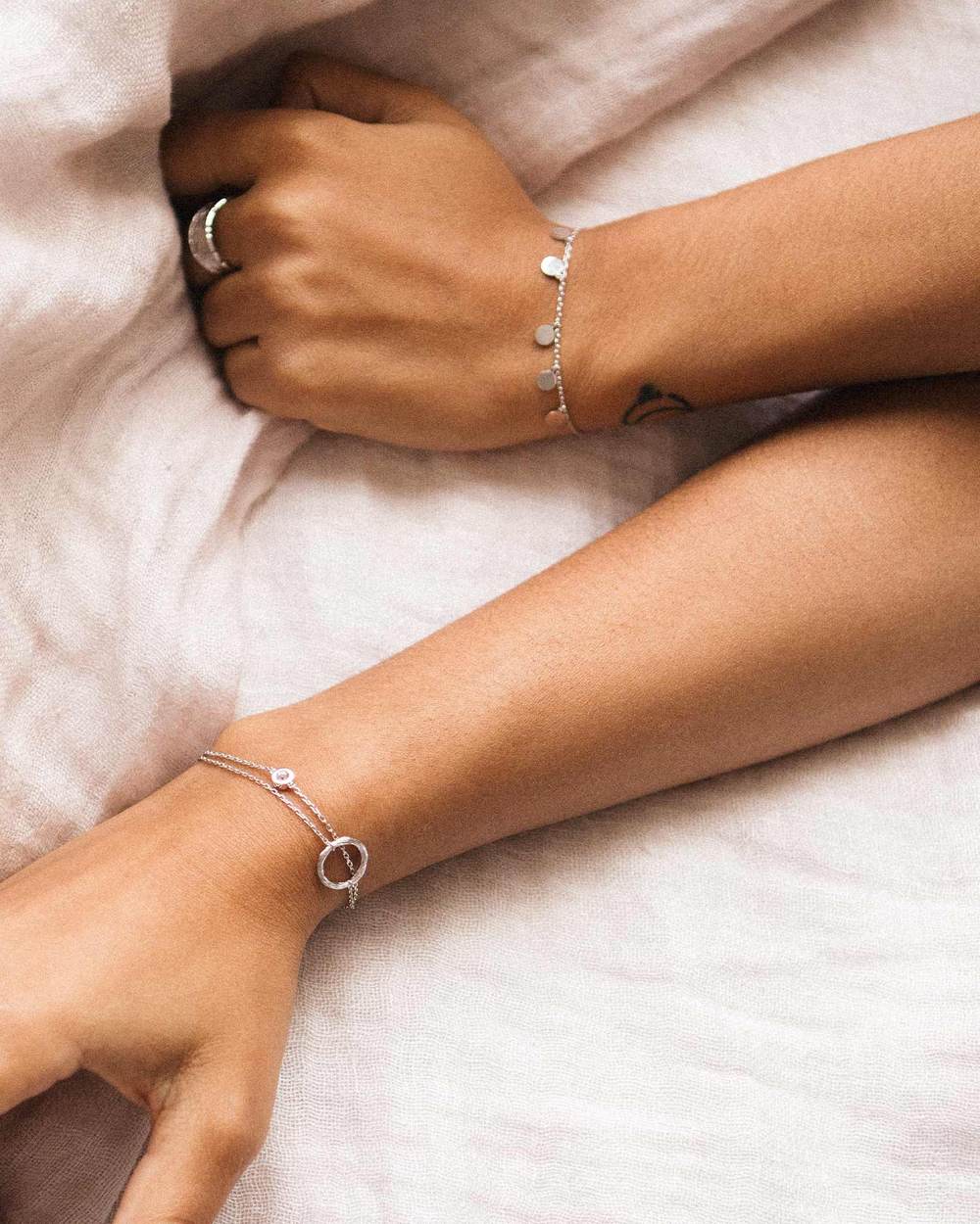 L’air marin | Bougie bijoux – bracelet en laiton argenté – Image 2