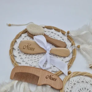 Brosse à cheveux et peigne gravé