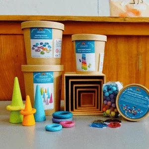 Coffret découverte – Pièces détachées pour un groupe (loose parts) pastel