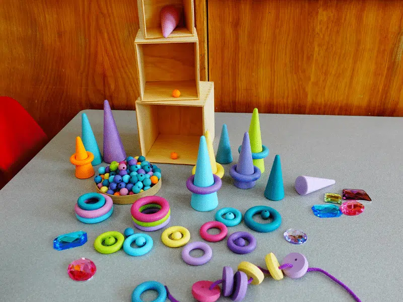 Coffret découverte – Pièces détachées pour un groupe (loose parts) pastel – Image 3